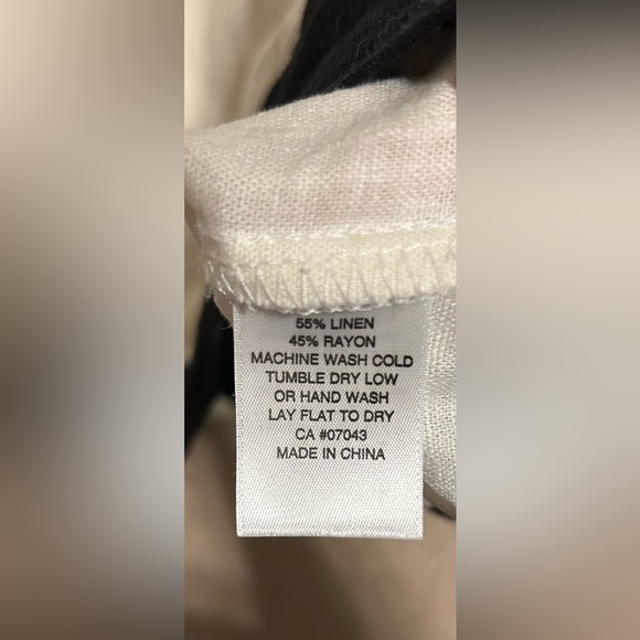 Just Living women’s large light zip up black and white jacket. - Picture 4 of 6